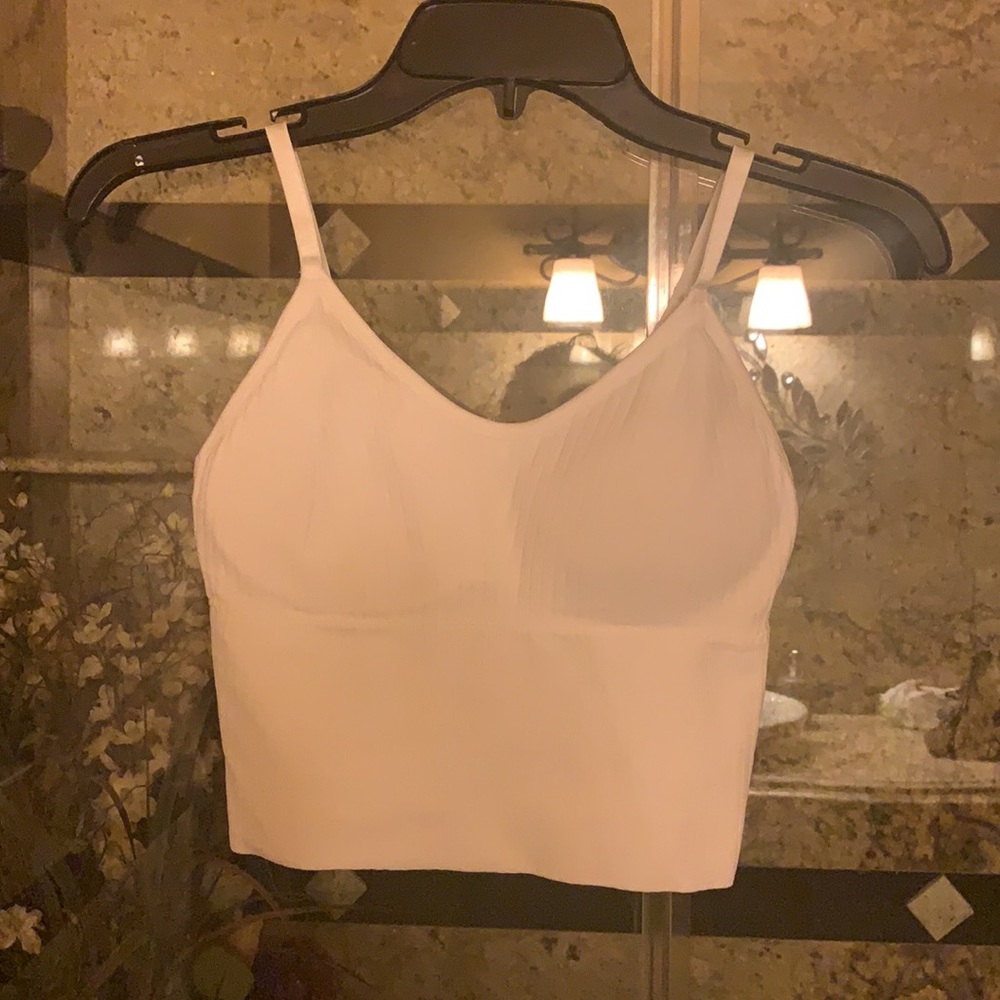 I’m selling 4 seamless rib-knit sports bra - Picture 2 of 4